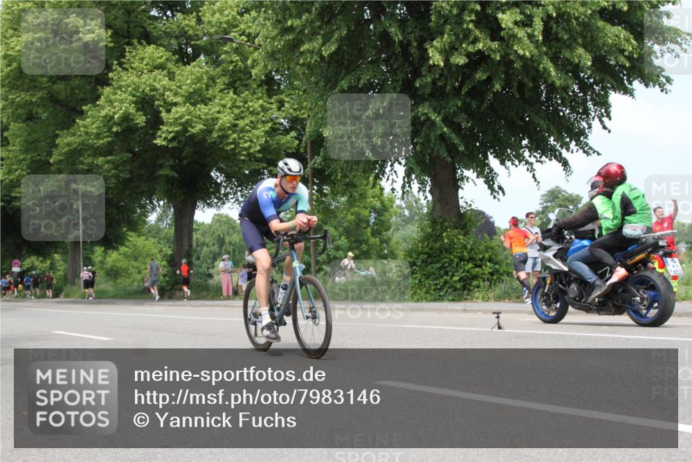 15.06.2025 - 7 Türme Triathlon Yannick Fuchs http://msf.ph/oto/7983146 15.06.2025 13:35:55 Radfahren  meine-sportfotos.de