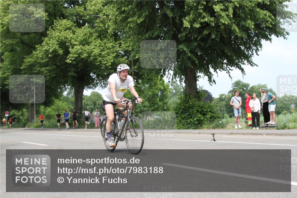 15.06.2025 - 7 Türme Triathlon Yannick Fuchs http://msf.ph/oto/7983188 15.06.2025 13:36:07 Radfahren  meine-sportfotos.de