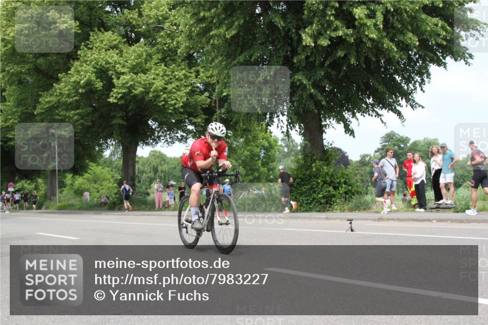15.06.2025 - 7 Türme Triathlon Yannick Fuchs http://msf.ph/oto/7983227 15.06.2025 13:36:17 Radfahren  meine-sportfotos.de