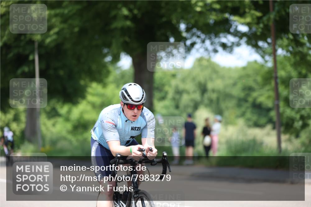 15.06.2025 - 7 Türme Triathlon Yannick Fuchs http://msf.ph/oto/7983279 15.06.2025 12:53:06 Radfahren 255, 265, 470, 591, 608 meine-sportfotos.de