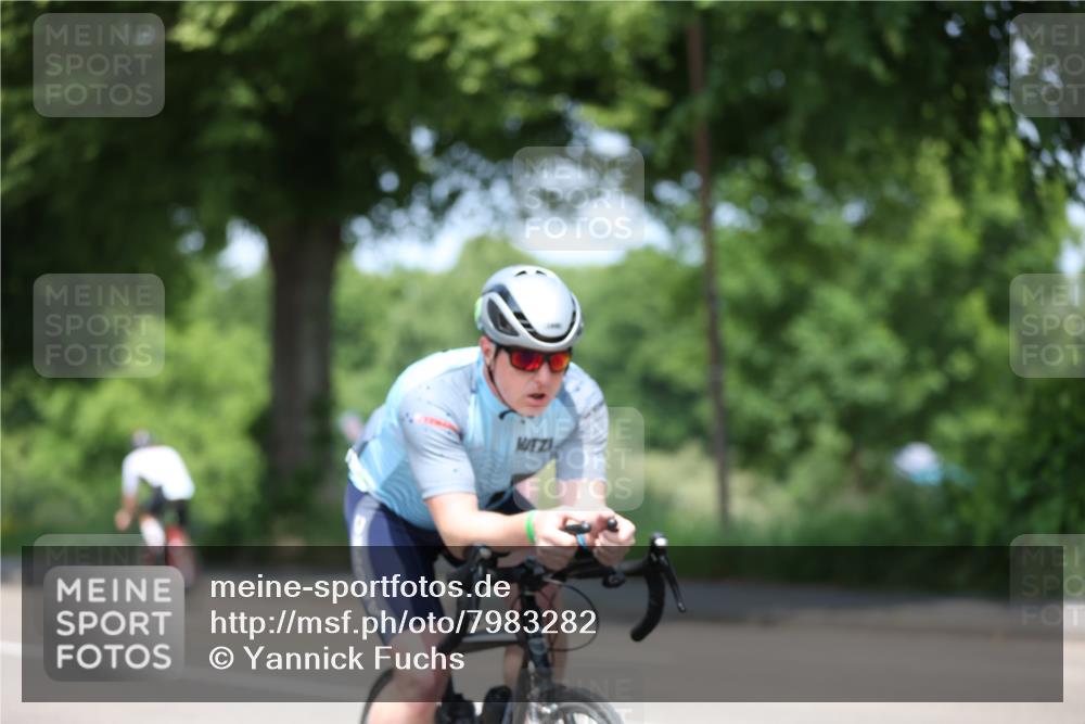 15.06.2025 - 7 Türme Triathlon Yannick Fuchs http://msf.ph/oto/7983282 15.06.2025 12:53:06 Radfahren 255, 265, 470, 591, 608 meine-sportfotos.de