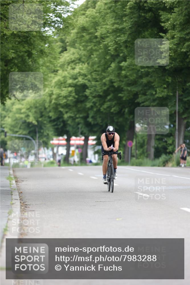 15.06.2025 - 7 Türme Triathlon Yannick Fuchs http://msf.ph/oto/7983288 15.06.2025 11:35:44 Radfahren 295, 297 meine-sportfotos.de