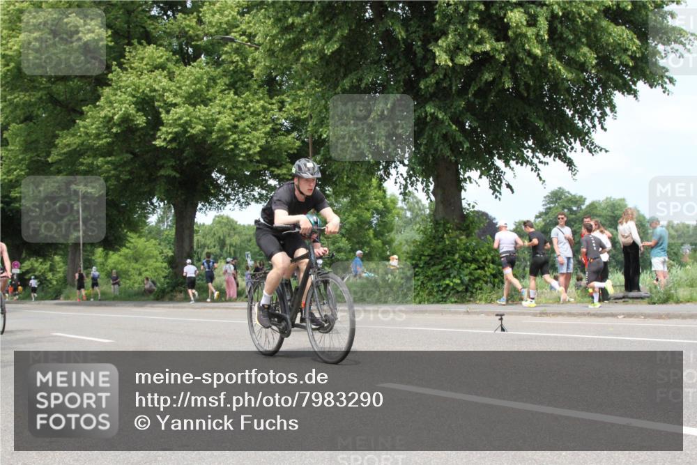 15.06.2025 - 7 Türme Triathlon Yannick Fuchs http://msf.ph/oto/7983290 15.06.2025 13:36:35 Radfahren  meine-sportfotos.de