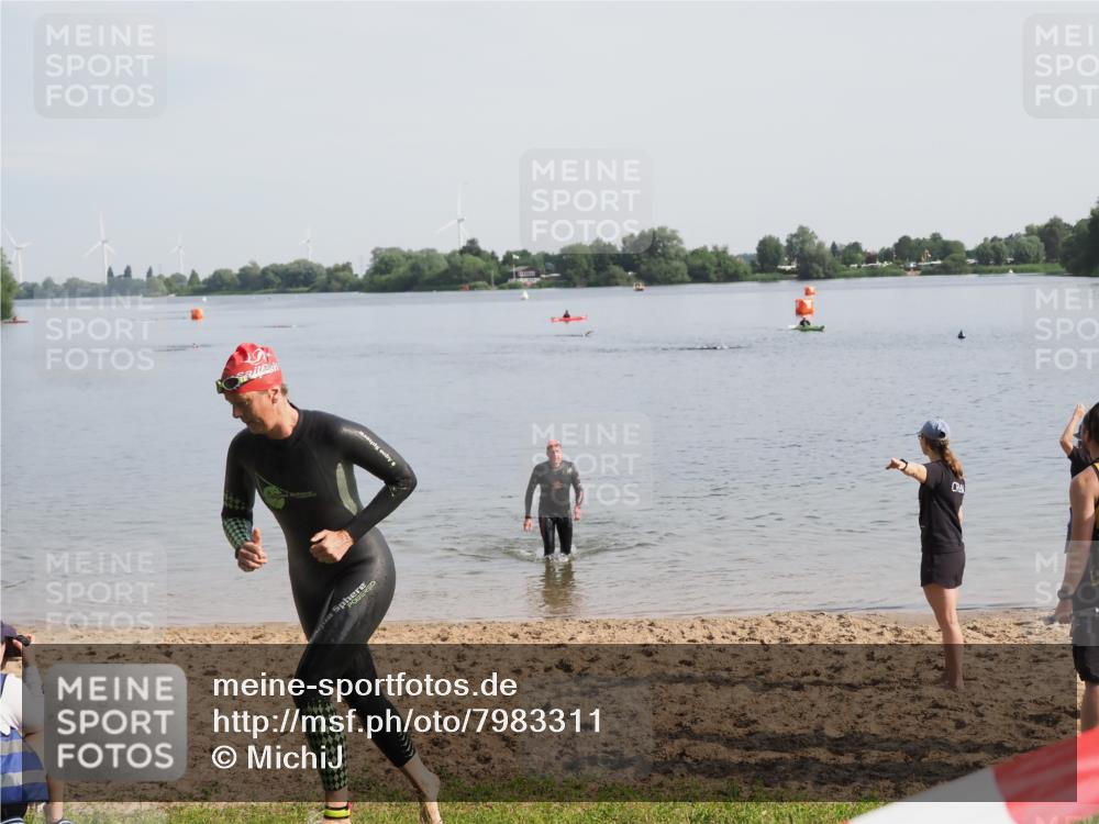 21.06.2025 - 27. Vierlanden-Triathlon MichiJ http://msf.ph/oto/7983311 15.06.2026 09:07:02 Schwimmen 212, 231, 251 meine-sportfotos.de
