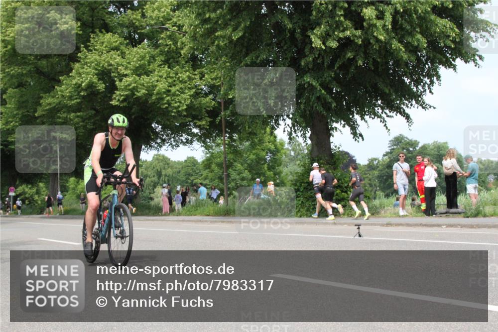 15.06.2025 - 7 Türme Triathlon Yannick Fuchs http://msf.ph/oto/7983317 15.06.2025 13:36:35 Radfahren  meine-sportfotos.de