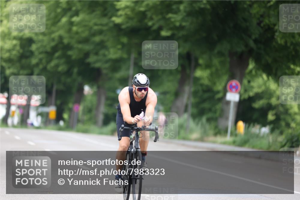 15.06.2025 - 7 Türme Triathlon Yannick Fuchs http://msf.ph/oto/7983323 15.06.2025 11:35:46 Radfahren 295, 297 meine-sportfotos.de