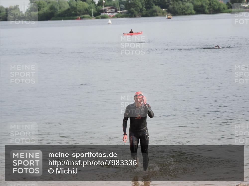 21.06.2025 - 27. Vierlanden-Triathlon MichiJ http://msf.ph/oto/7983336 15.06.2026 09:07:03 Schwimmen 212, 231, 251 meine-sportfotos.de