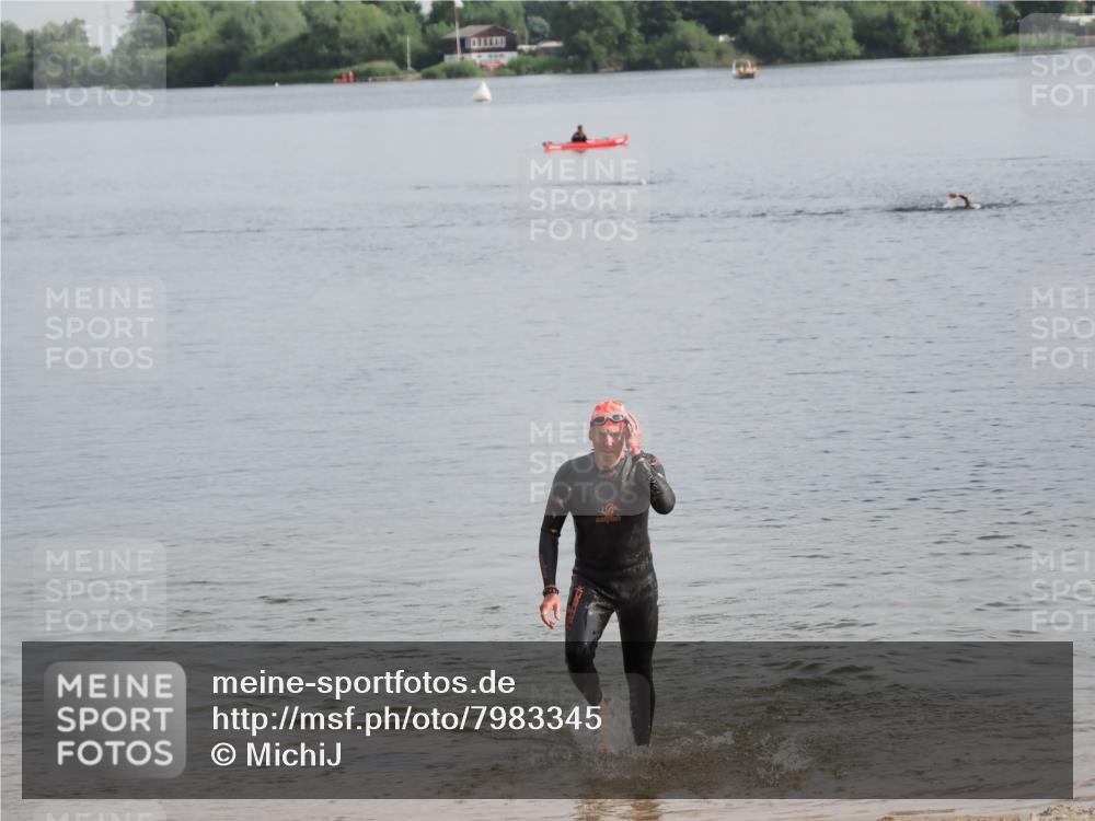 21.06.2025 - 27. Vierlanden-Triathlon MichiJ http://msf.ph/oto/7983345 15.06.2026 09:07:04 Schwimmen 212, 231, 251 meine-sportfotos.de