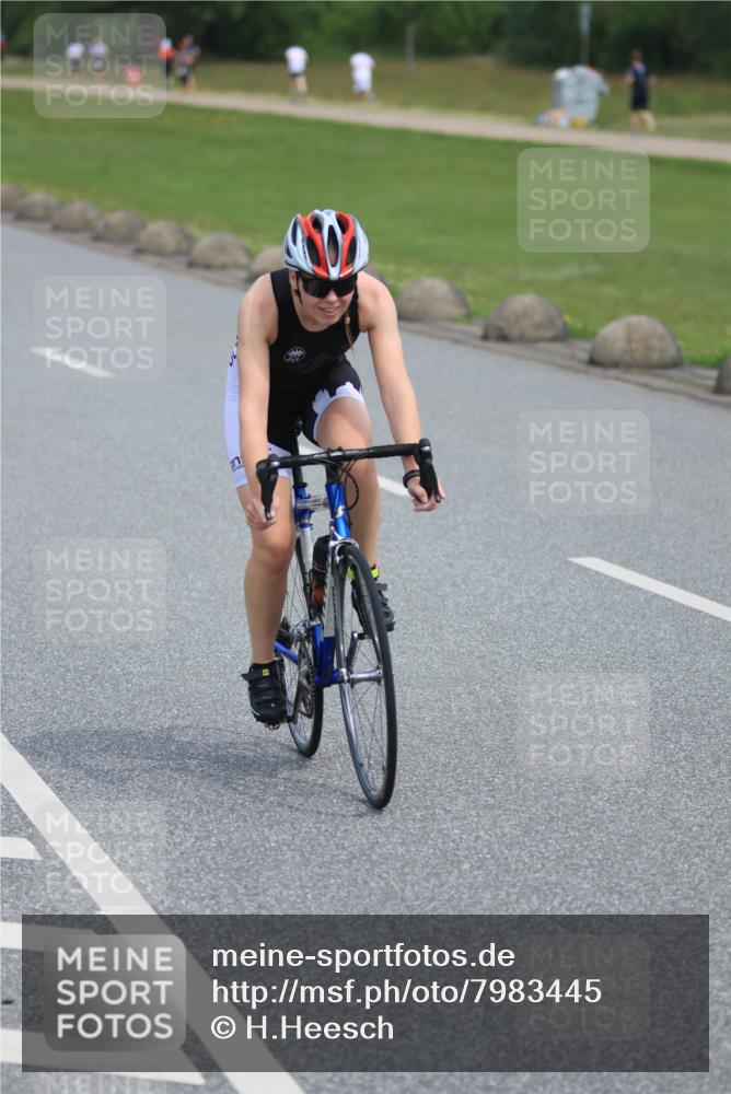 15.06.2025 - 27. Vierlanden-Triathlon H.Heesch http://msf.ph/oto/7983445 15.06.2025 10:57:08 Radfahren 482 meine-sportfotos.de