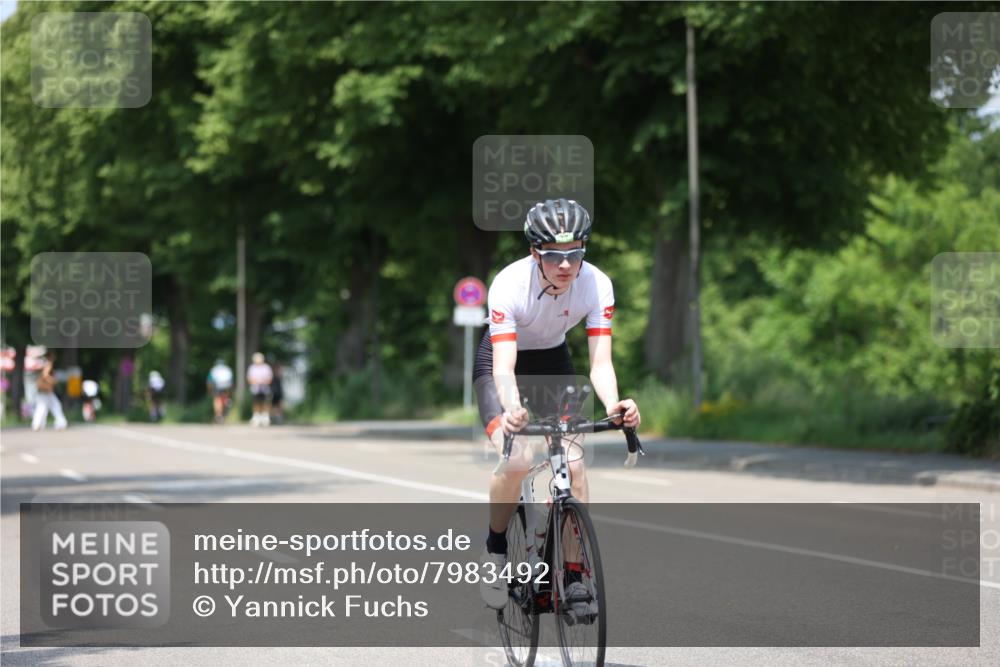 15.06.2025 - 7 Türme Triathlon Yannick Fuchs http://msf.ph/oto/7983492 15.06.2025 12:53:16 Radfahren 341, 470 meine-sportfotos.de