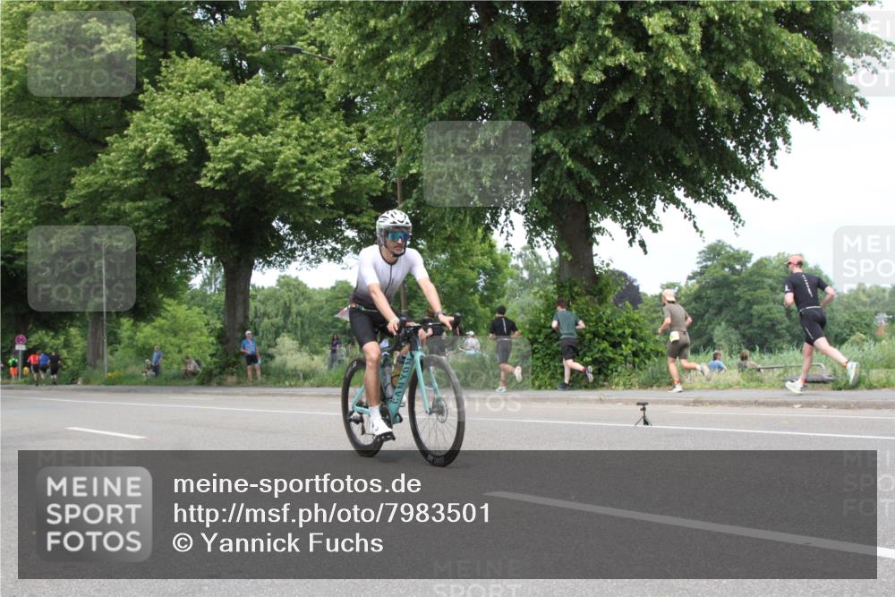 15.06.2025 - 7 Türme Triathlon Yannick Fuchs http://msf.ph/oto/7983501 15.06.2025 13:37:47 Radfahren  meine-sportfotos.de