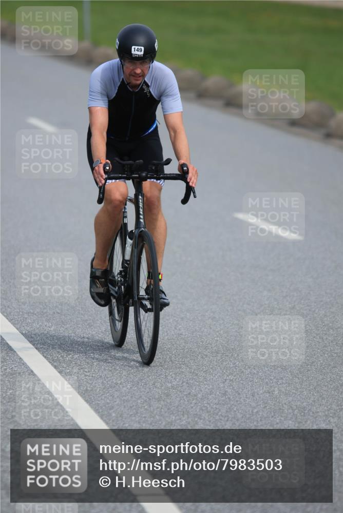 15.06.2025 - 27. Vierlanden-Triathlon H.Heesch http://msf.ph/oto/7983503 15.06.2025 10:57:26 Radfahren 149, 491, 507, 566, 1395 meine-sportfotos.de