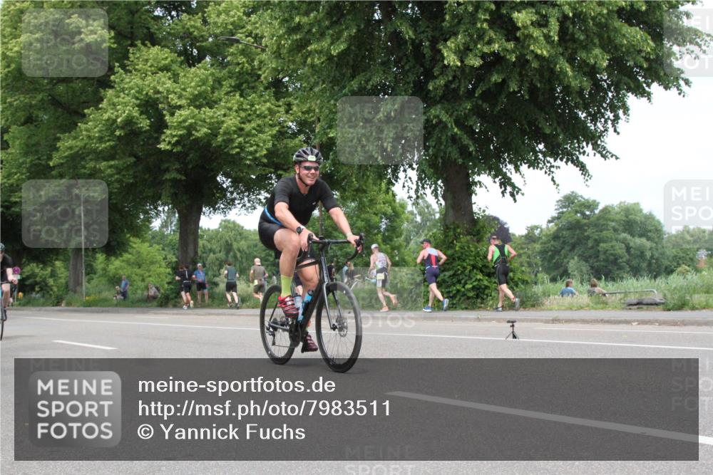 15.06.2025 - 7 Türme Triathlon Yannick Fuchs http://msf.ph/oto/7983511 15.06.2025 13:37:51 Radfahren  meine-sportfotos.de