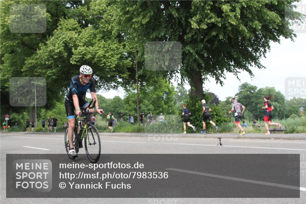 15.06.2025 - 7 Türme Triathlon Yannick Fuchs http://msf.ph/oto/7983536 15.06.2025 13:37:56 Radfahren  meine-sportfotos.de