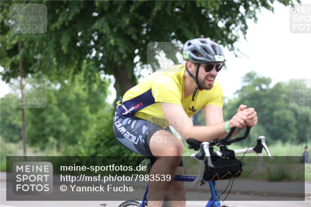 15.06.2025 - 7 Türme Triathlon Yannick Fuchs http://msf.ph/oto/7983539 15.06.2025 11:36:19 Radfahren 304, 307 meine-sportfotos.de