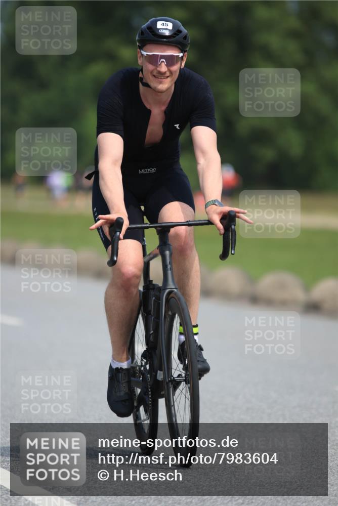 15.06.2025 - 27. Vierlanden-Triathlon H.Heesch http://msf.ph/oto/7983604 15.06.2025 11:16:28 Radfahren 45, 603, 717, 805, 953 meine-sportfotos.de