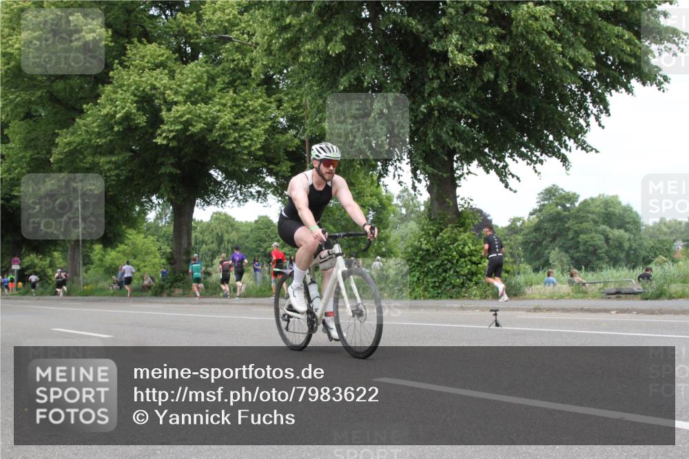 15.06.2025 - 7 Türme Triathlon Yannick Fuchs http://msf.ph/oto/7983622 15.06.2025 13:38:21 Radfahren  meine-sportfotos.de