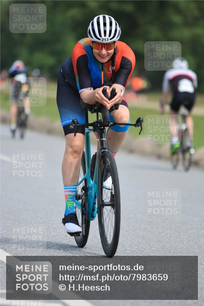 15.06.2025 - 27. Vierlanden-Triathlon H.Heesch http://msf.ph/oto/7983659 15.06.2025 11:17:28 Radfahren 213, 824 meine-sportfotos.de