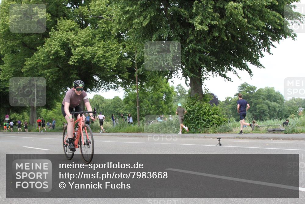 15.06.2025 - 7 Türme Triathlon Yannick Fuchs http://msf.ph/oto/7983668 15.06.2025 13:38:29 Radfahren  meine-sportfotos.de