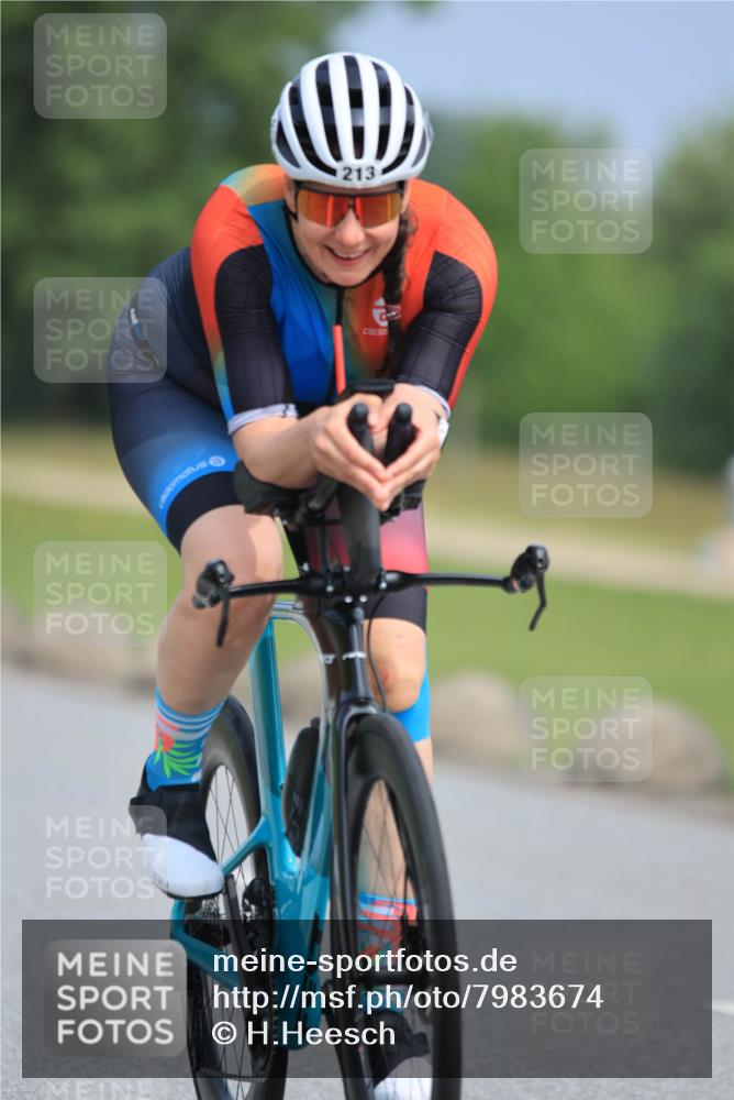 15.06.2025 - 27. Vierlanden-Triathlon H.Heesch http://msf.ph/oto/7983674 15.06.2025 11:17:28 Radfahren 213, 824 meine-sportfotos.de