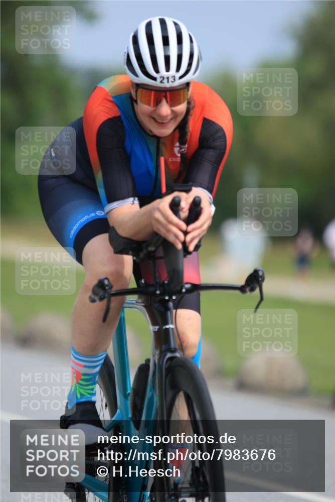 15.06.2025 - 27. Vierlanden-Triathlon H.Heesch http://msf.ph/oto/7983676 15.06.2025 11:17:28 Radfahren 213, 824 meine-sportfotos.de