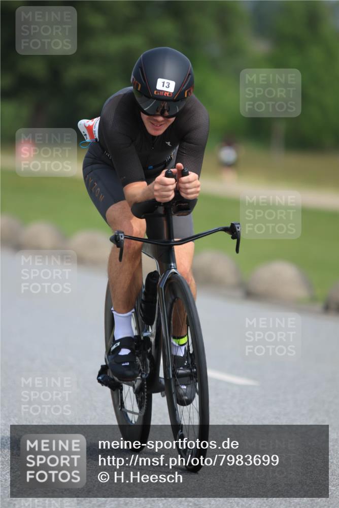 15.06.2025 - 27. Vierlanden-Triathlon H.Heesch http://msf.ph/oto/7983699 15.06.2025 11:17:41 Radfahren 13, 148, 153, 720, 947 meine-sportfotos.de