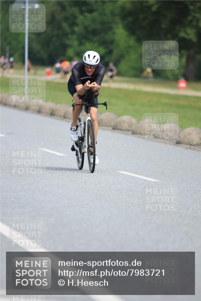 15.06.2025 - 27. Vierlanden-Triathlon H.Heesch http://msf.ph/oto/7983721 15.06.2025 11:17:45 Radfahren 7, 148, 153, 154, 720, 947 meine-sportfotos.de