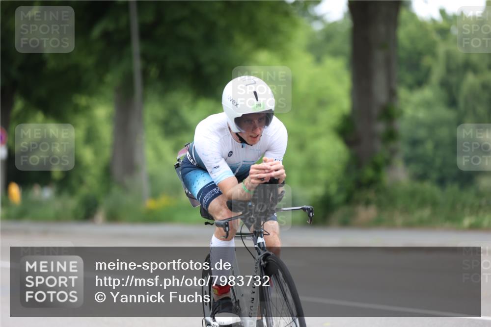 15.06.2025 - 7 Türme Triathlon Yannick Fuchs http://msf.ph/oto/7983732 15.06.2025 11:37:33 Radfahren 201, 210 meine-sportfotos.de