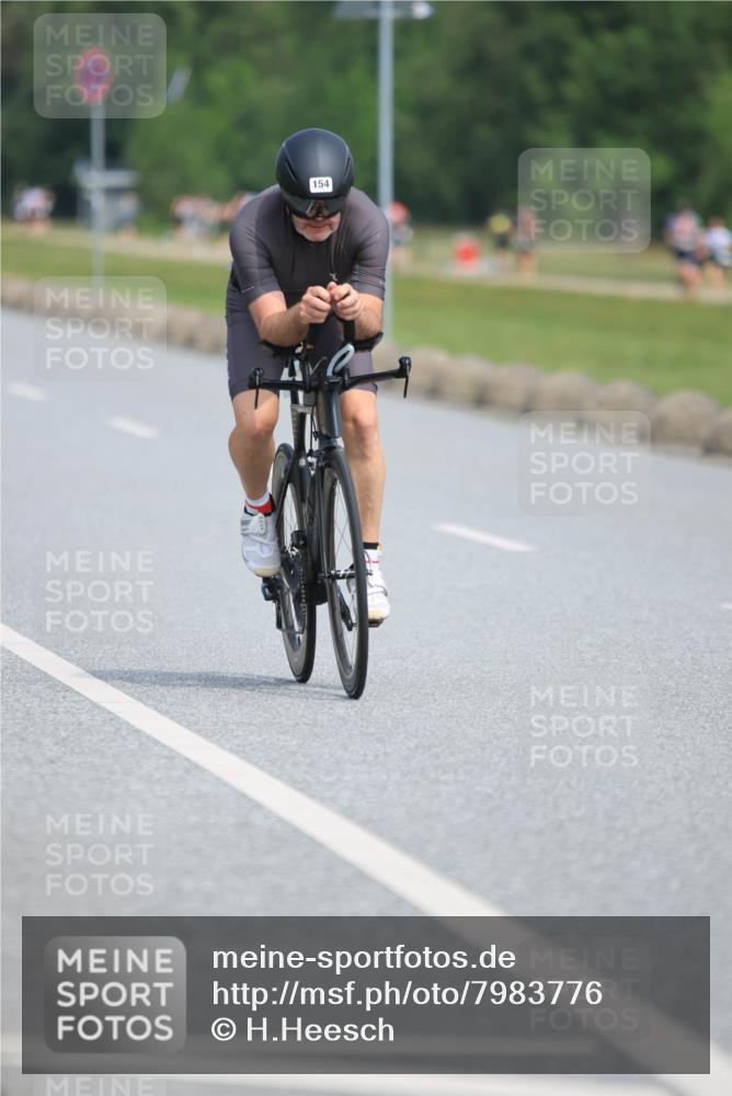 15.06.2025 - 27. Vierlanden-Triathlon H.Heesch http://msf.ph/oto/7983776 15.06.2025 11:17:52 Radfahren 7, 154, 199, 720, 830, 947 meine-sportfotos.de