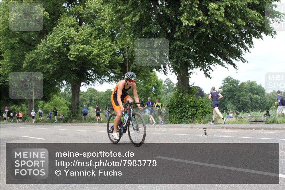 15.06.2025 - 7 Türme Triathlon Yannick Fuchs http://msf.ph/oto/7983778 15.06.2025 13:39:04 Radfahren  meine-sportfotos.de