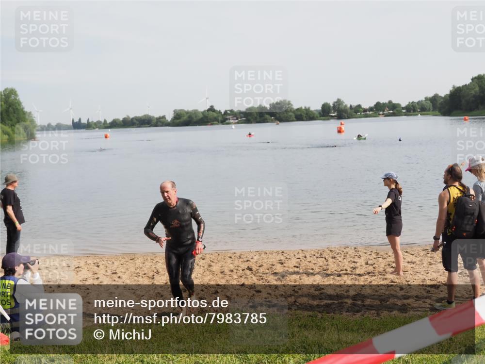 21.06.2025 - 27. Vierlanden-Triathlon MichiJ http://msf.ph/oto/7983785 15.06.2026 09:07:09 Schwimmen 231 meine-sportfotos.de