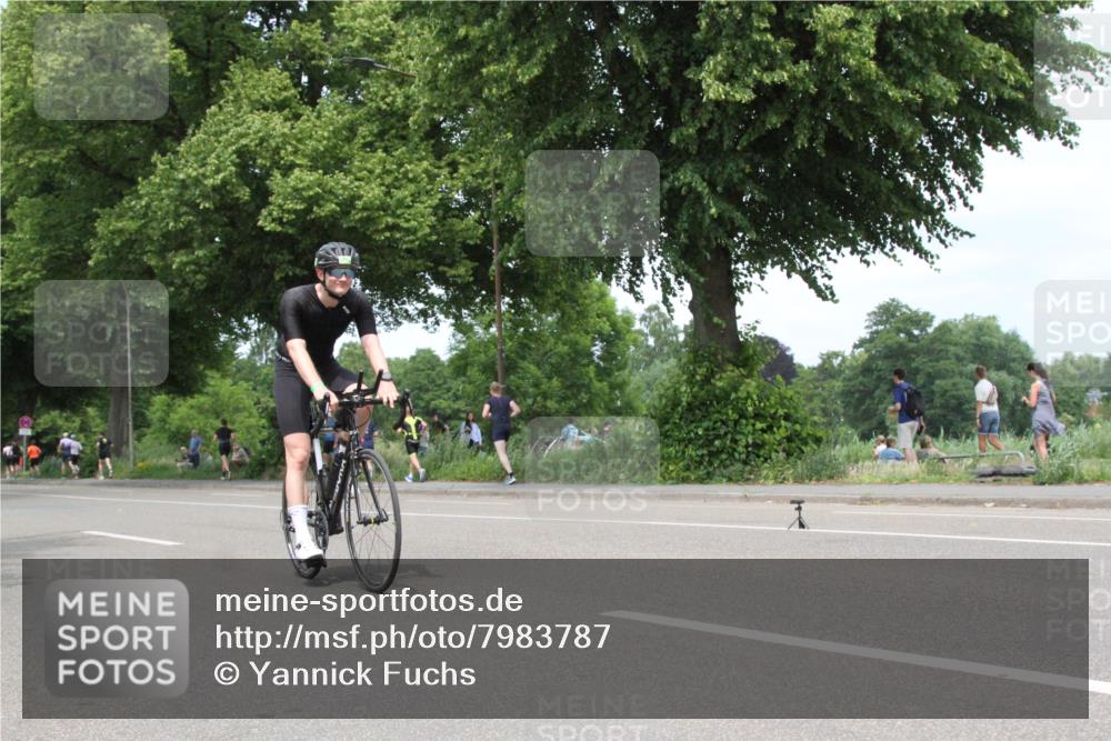 15.06.2025 - 7 Türme Triathlon Yannick Fuchs http://msf.ph/oto/7983787 15.06.2025 13:39:07 Radfahren  meine-sportfotos.de