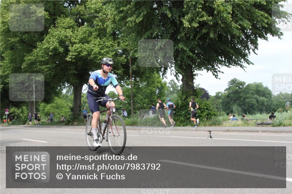 15.06.2025 - 7 Türme Triathlon Yannick Fuchs http://msf.ph/oto/7983792 15.06.2025 13:39:15 Radfahren  meine-sportfotos.de
