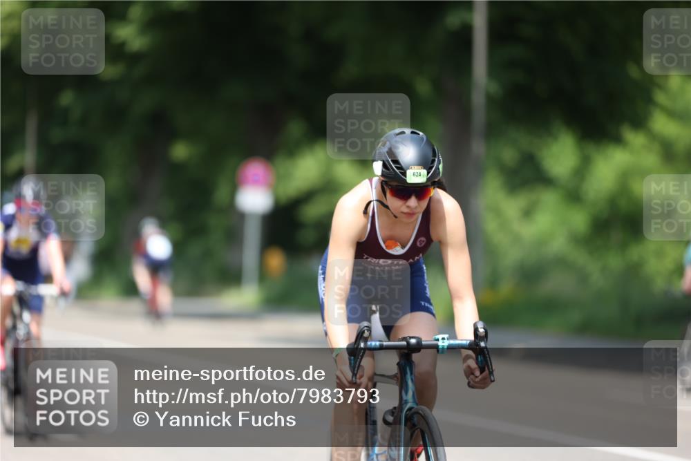 15.06.2025 - 7 Türme Triathlon Yannick Fuchs http://msf.ph/oto/7983793 15.06.2025 12:53:58 Radfahren 302, 400, 559, 594 meine-sportfotos.de