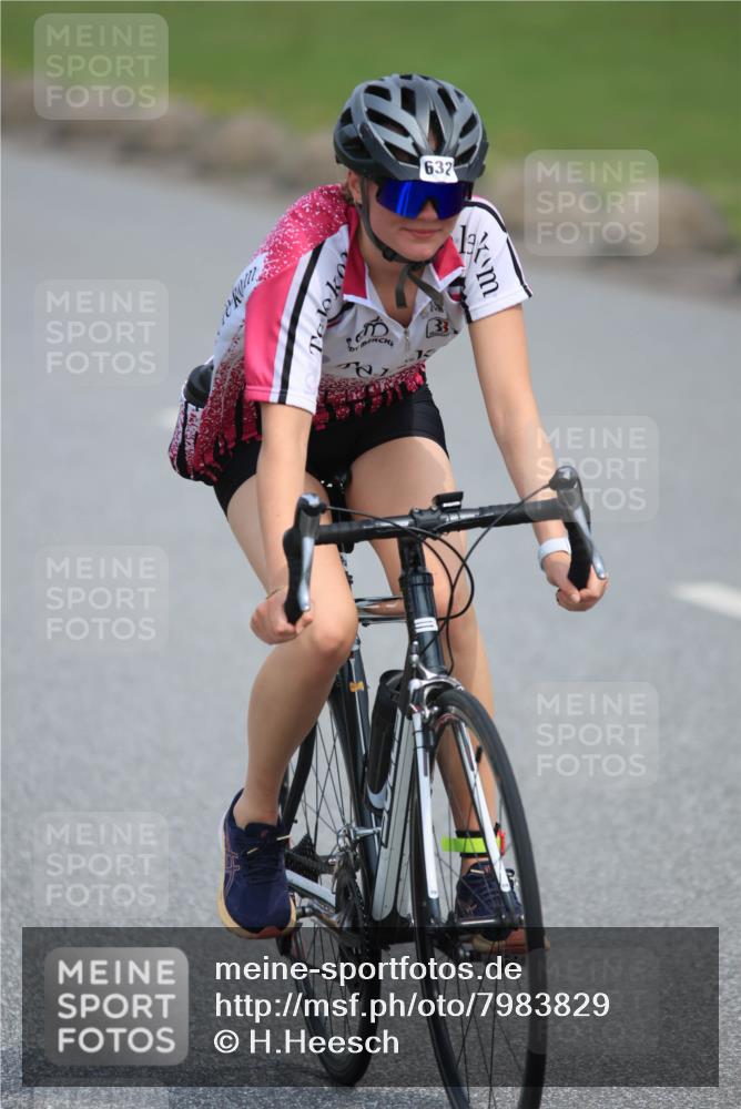 15.06.2025 - 27. Vierlanden-Triathlon H.Heesch http://msf.ph/oto/7983829 15.06.2025 10:58:11 Radfahren 475, 476, 487, 632 meine-sportfotos.de