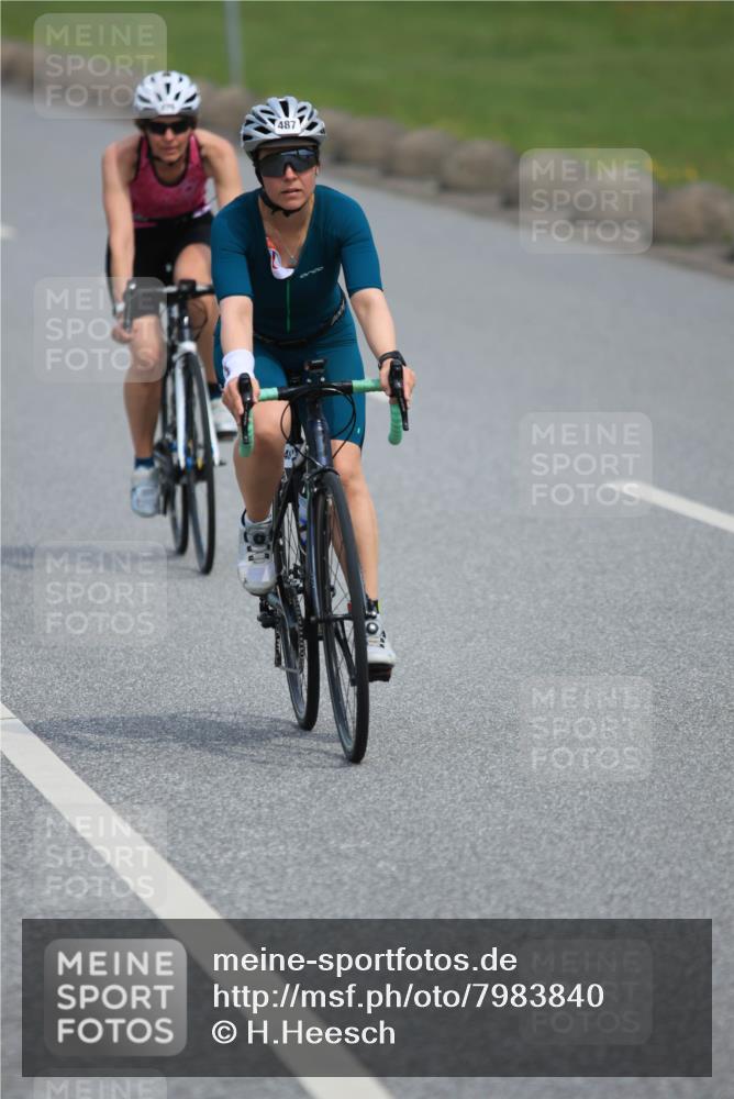 15.06.2025 - 27. Vierlanden-Triathlon H.Heesch http://msf.ph/oto/7983840 15.06.2025 10:58:14 Radfahren 476, 487, 632 meine-sportfotos.de