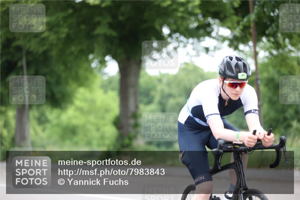 15.06.2025 - 7 Türme Triathlon Yannick Fuchs http://msf.ph/oto/7983843 15.06.2025 11:37:37 Radfahren 201 meine-sportfotos.de