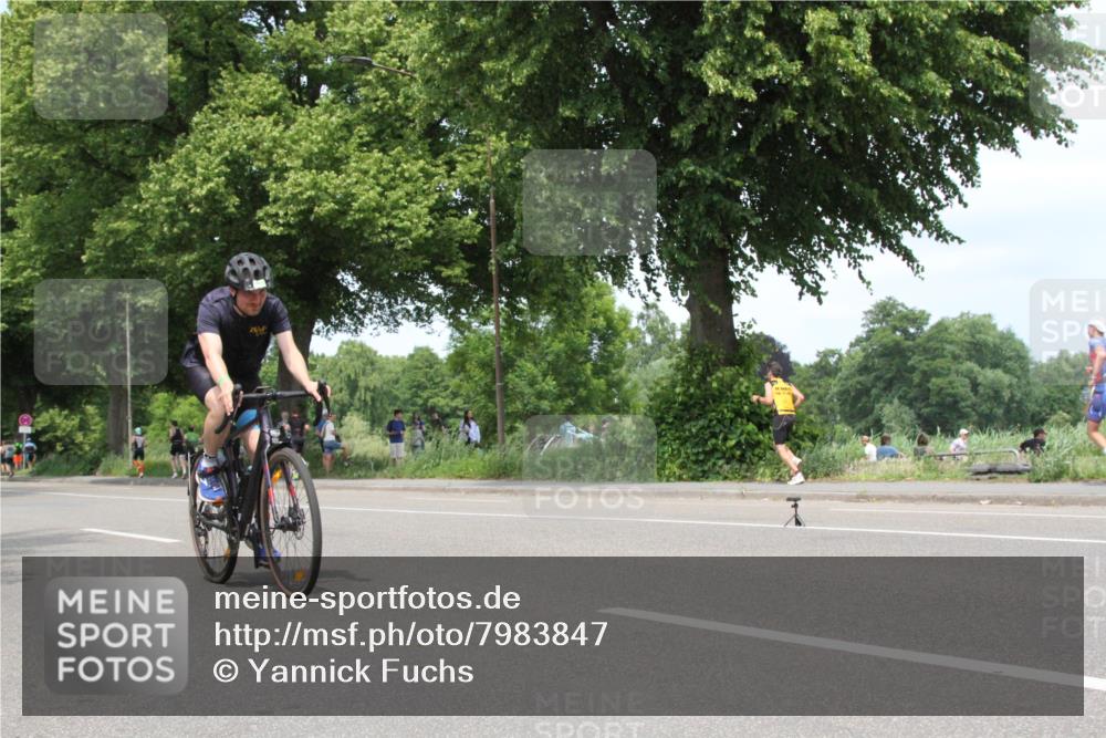 15.06.2025 - 7 Türme Triathlon Yannick Fuchs http://msf.ph/oto/7983847 15.06.2025 13:39:33 Radfahren  meine-sportfotos.de