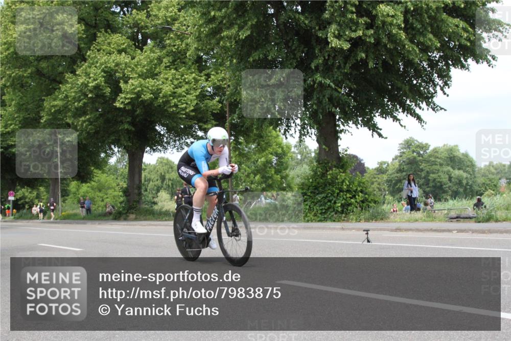 15.06.2025 - 7 Türme Triathlon Yannick Fuchs http://msf.ph/oto/7983875 15.06.2025 13:39:56 Radfahren  meine-sportfotos.de