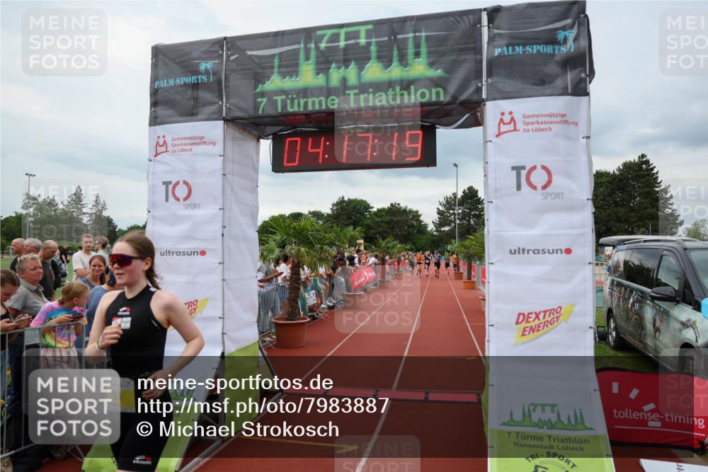 15.06.2025 - 7 Türme Triathlon Michael Strokosch http://msf.ph/oto/7983887 15.06.2025 14:17:19 Ziel 592, 751 meine-sportfotos.de