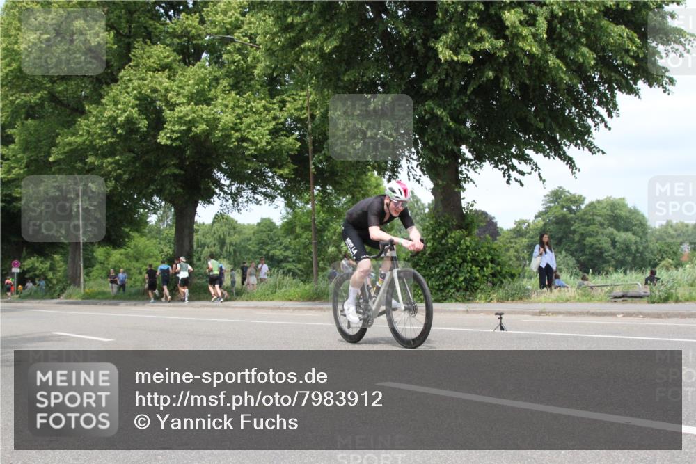 15.06.2025 - 7 Türme Triathlon Yannick Fuchs http://msf.ph/oto/7983912 15.06.2025 13:40:24 Radfahren  meine-sportfotos.de