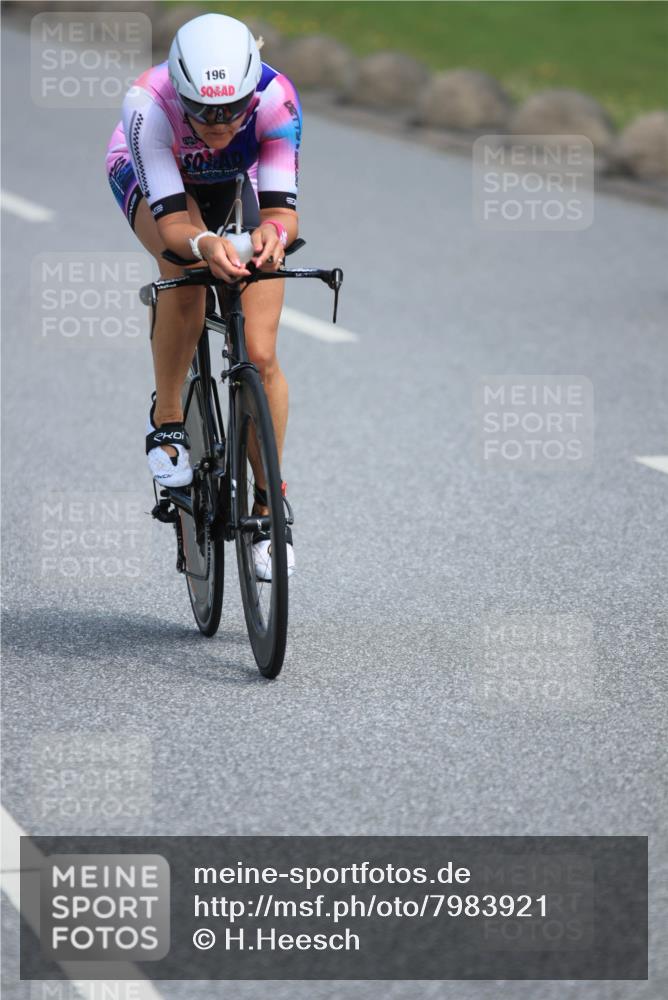 15.06.2025 - 27. Vierlanden-Triathlon H.Heesch http://msf.ph/oto/7983921 15.06.2025 11:19:45 Radfahren 196, 835, 982 meine-sportfotos.de