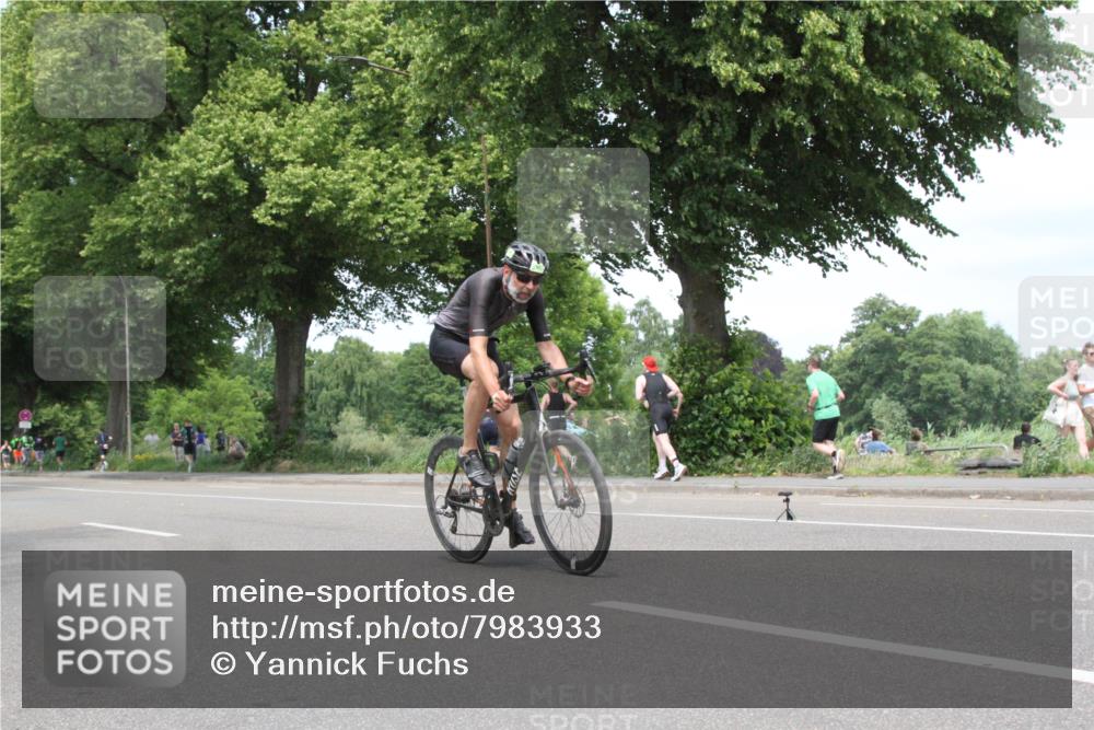 15.06.2025 - 7 Türme Triathlon Yannick Fuchs http://msf.ph/oto/7983933 15.06.2025 13:40:41 Radfahren  meine-sportfotos.de