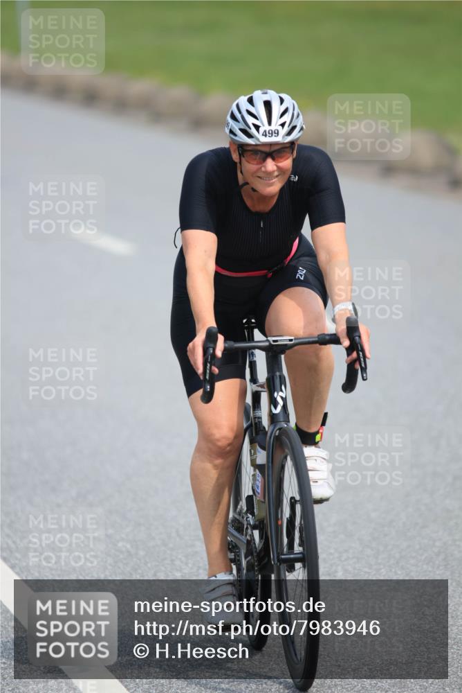 15.06.2025 - 27. Vierlanden-Triathlon H.Heesch http://msf.ph/oto/7983946 15.06.2025 10:58:25 Radfahren 387, 480, 499 meine-sportfotos.de