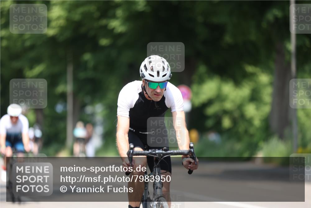 15.06.2025 - 7 Türme Triathlon Yannick Fuchs http://msf.ph/oto/7983950 15.06.2025 12:54:05 Radfahren 559, 562 meine-sportfotos.de