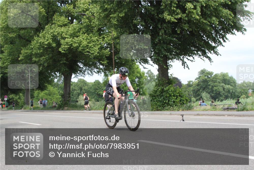 15.06.2025 - 7 Türme Triathlon Yannick Fuchs http://msf.ph/oto/7983951 15.06.2025 13:40:44 Radfahren  meine-sportfotos.de