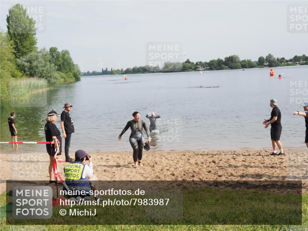 21.06.2025 - 27. Vierlanden-Triathlon MichiJ http://msf.ph/oto/7983987 15.06.2026 09:08:55 Schwimmen 199 meine-sportfotos.de