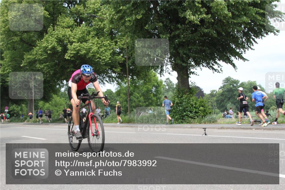 15.06.2025 - 7 Türme Triathlon Yannick Fuchs http://msf.ph/oto/7983992 15.06.2025 13:41:00 Radfahren  meine-sportfotos.de
