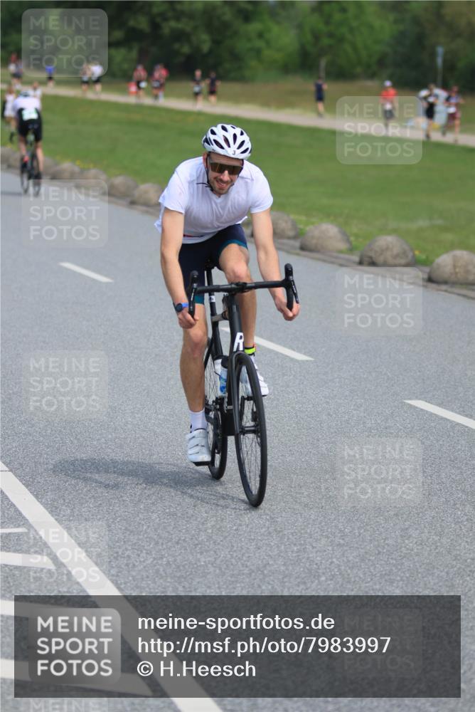 15.06.2025 - 27. Vierlanden-Triathlon H.Heesch http://msf.ph/oto/7983997 15.06.2025 11:20:08 Radfahren 3, 115, 232, 789, 852, 861, 968 meine-sportfotos.de