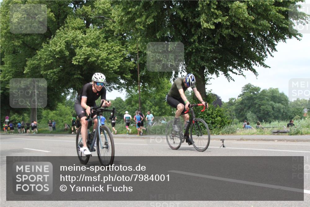 15.06.2025 - 7 Türme Triathlon Yannick Fuchs http://msf.ph/oto/7984001 15.06.2025 13:41:05 Radfahren  meine-sportfotos.de